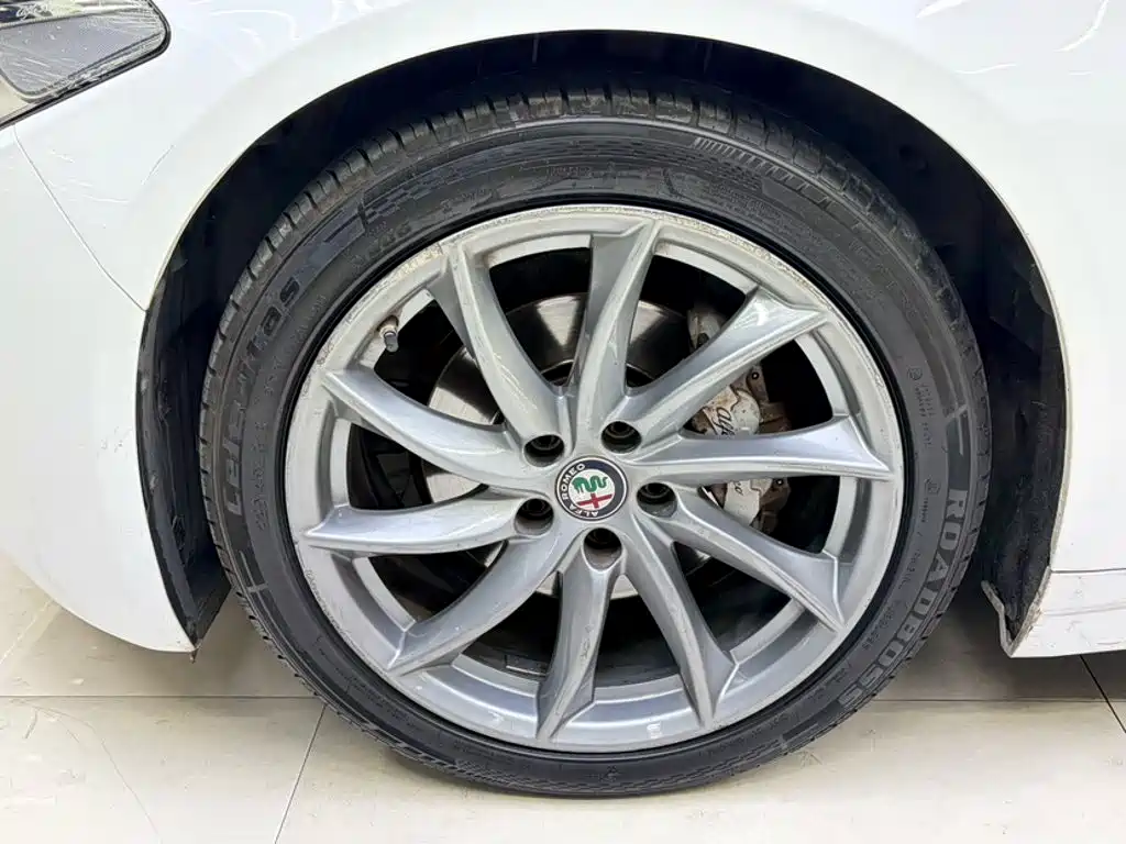 Alfa Romeo Giulia — миниатюра 13