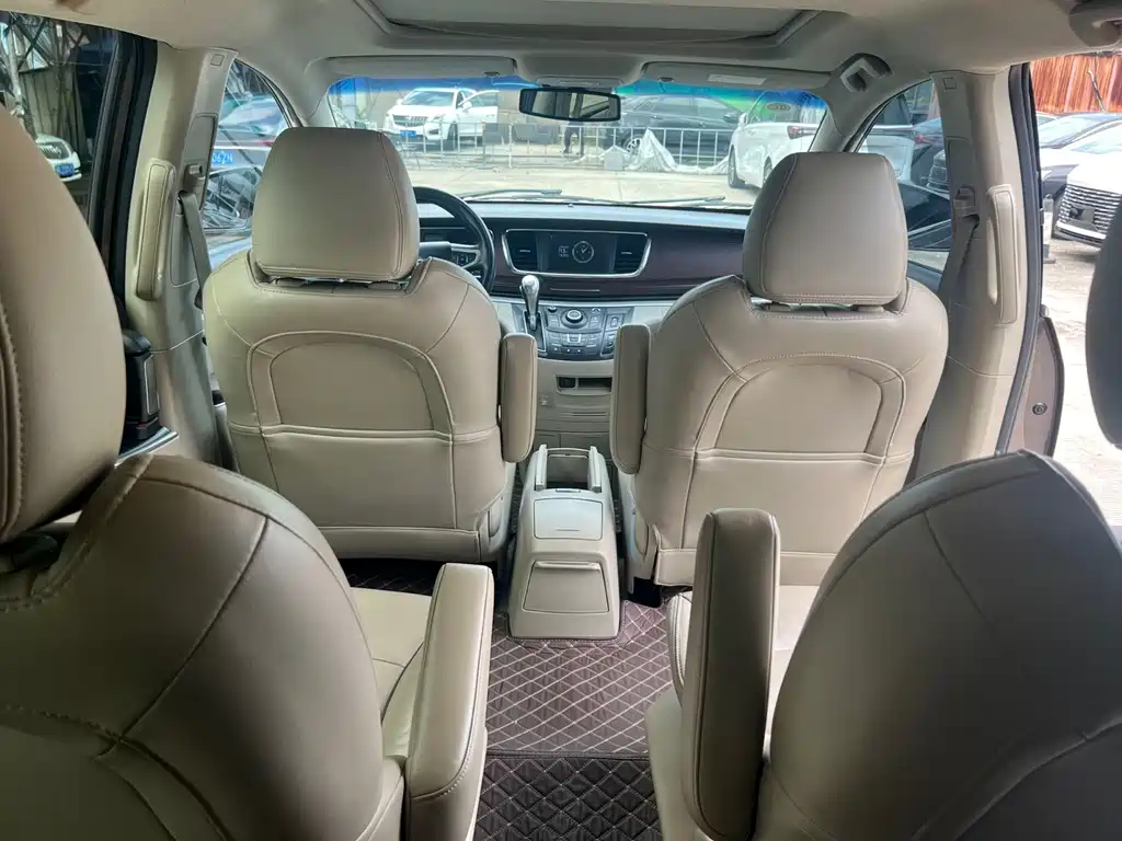 Buick GL8 — миниатюра 12