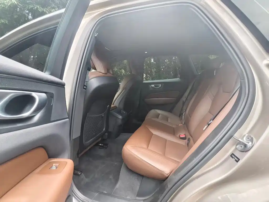 Volvo XC60 — миниатюра 6