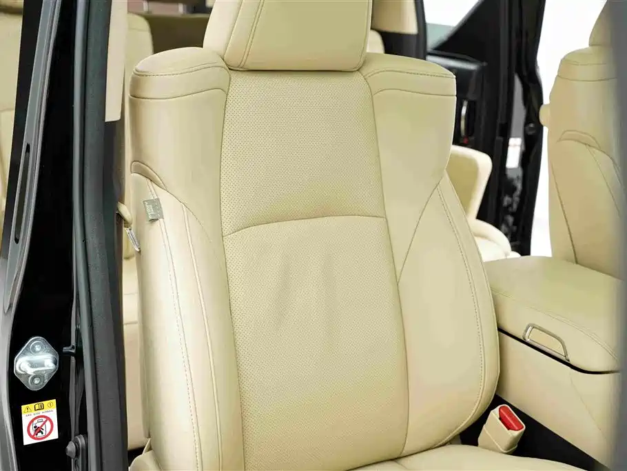 Toyota Alphard — миниатюра 20