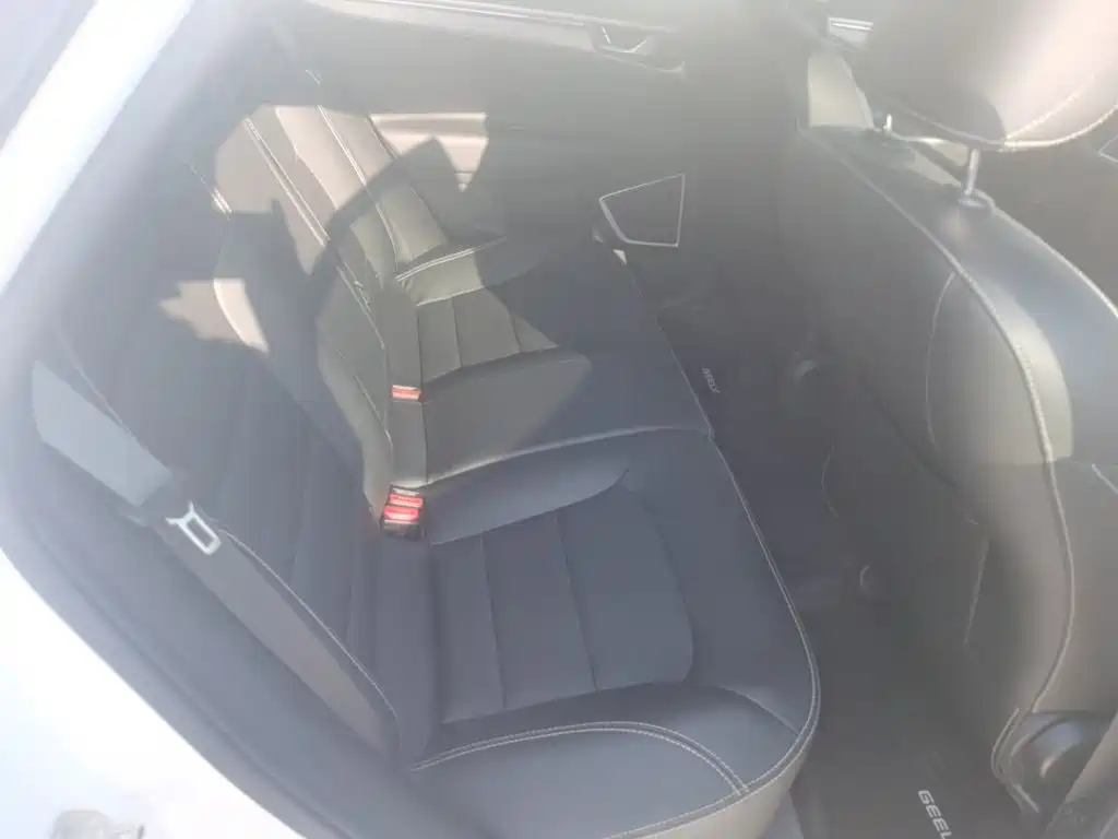 Geely Emgrand GS — миниатюра 13