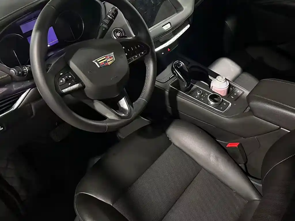 Cadillac XT4 — миниатюра 7