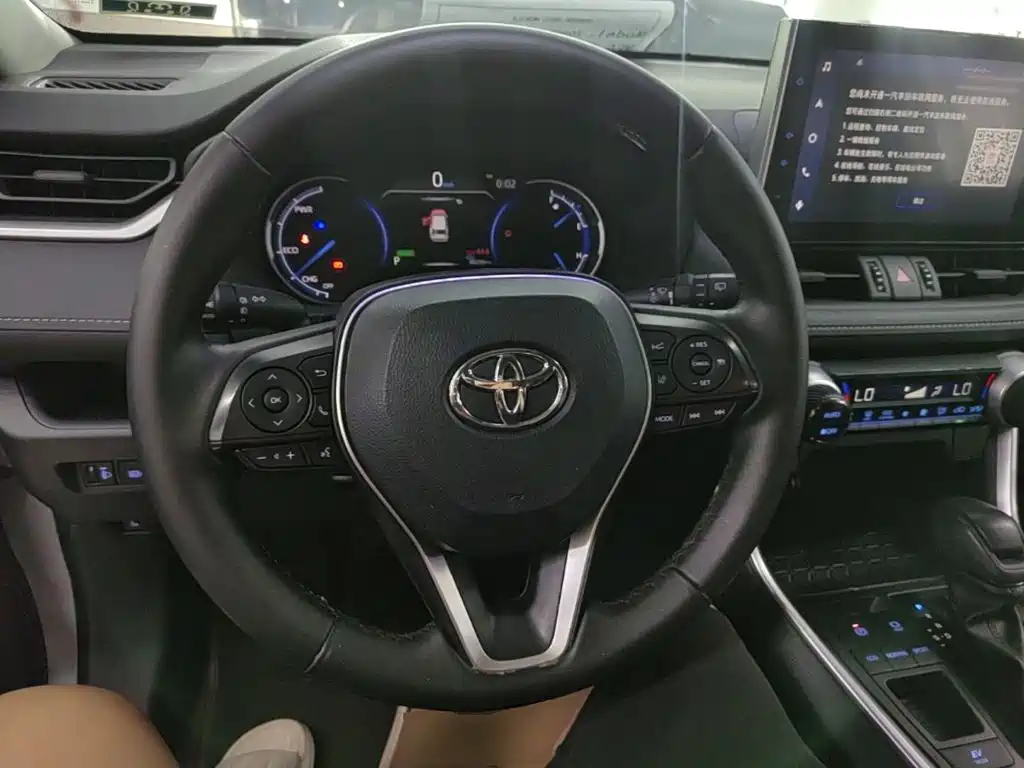 Toyota RAV4 — миниатюра 11
