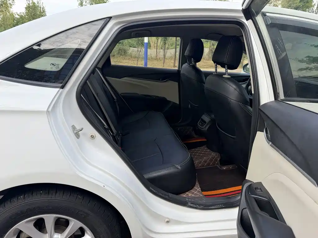 Buick Excelle — миниатюра 11