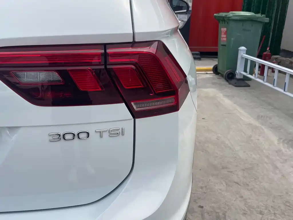 Volkswagen Tiguan L — миниатюра 20