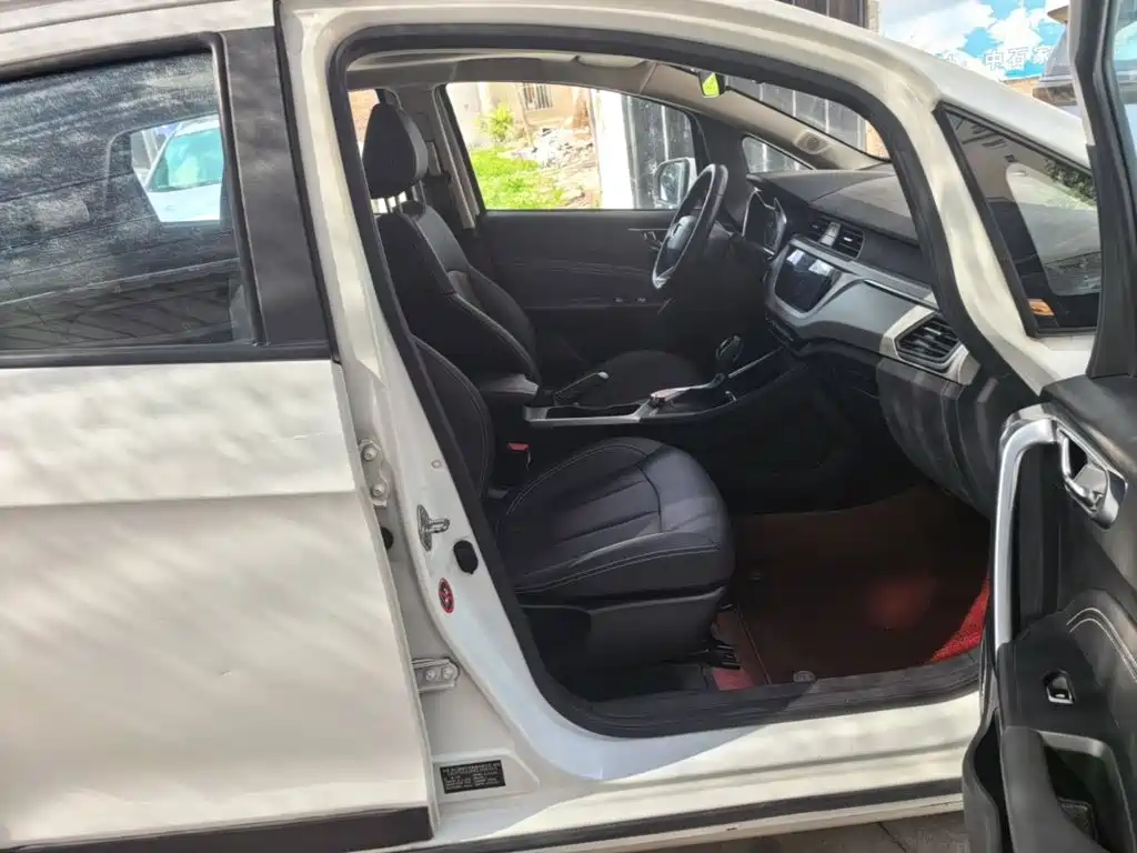 Geely Vision X3 — миниатюра 25