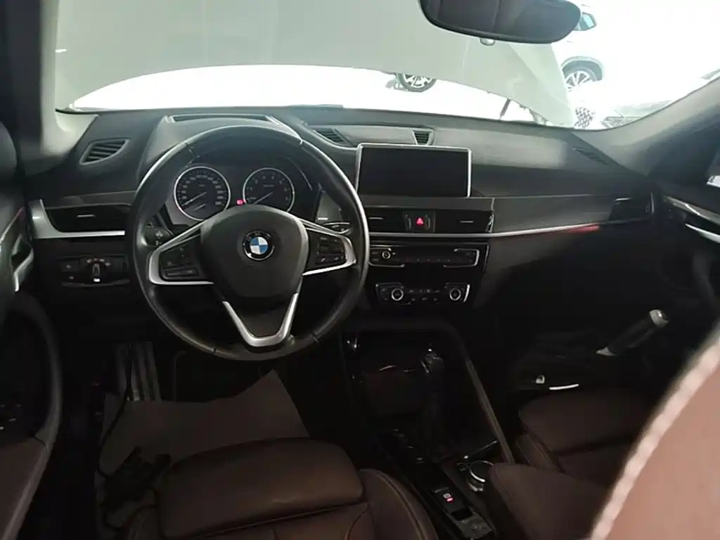 BMW X1 — миниатюра 10