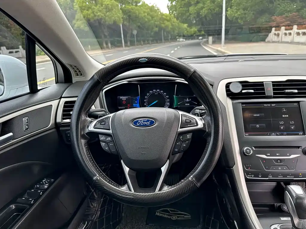 Ford Mondeo — миниатюра 15