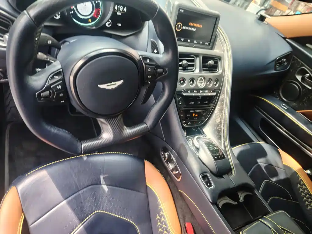 Aston Martin DBS — миниатюра 10
