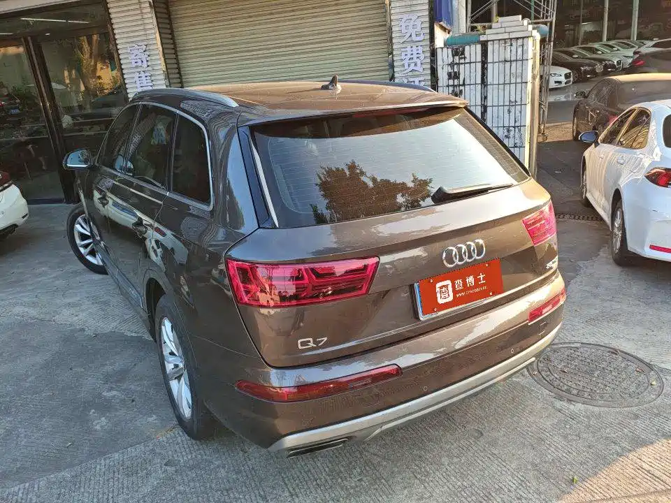 Audi Q7 — миниатюра 4