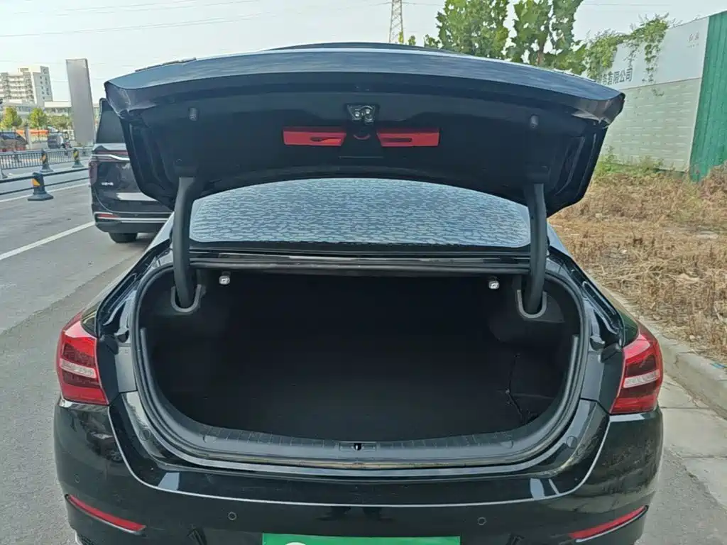 Hongqi Hongqi H5 — миниатюра 19