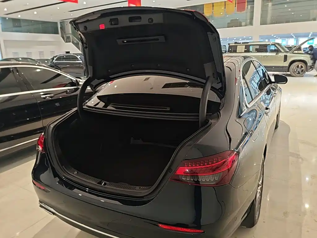 Mercedes-Benz E-Class — миниатюра 19