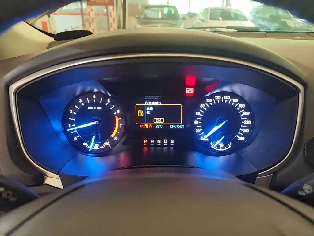 Ford Mondeo — миниатюра 12
