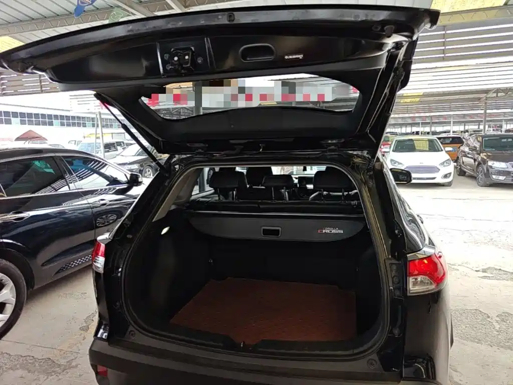 Toyota Corolla Cross — миниатюра 19
