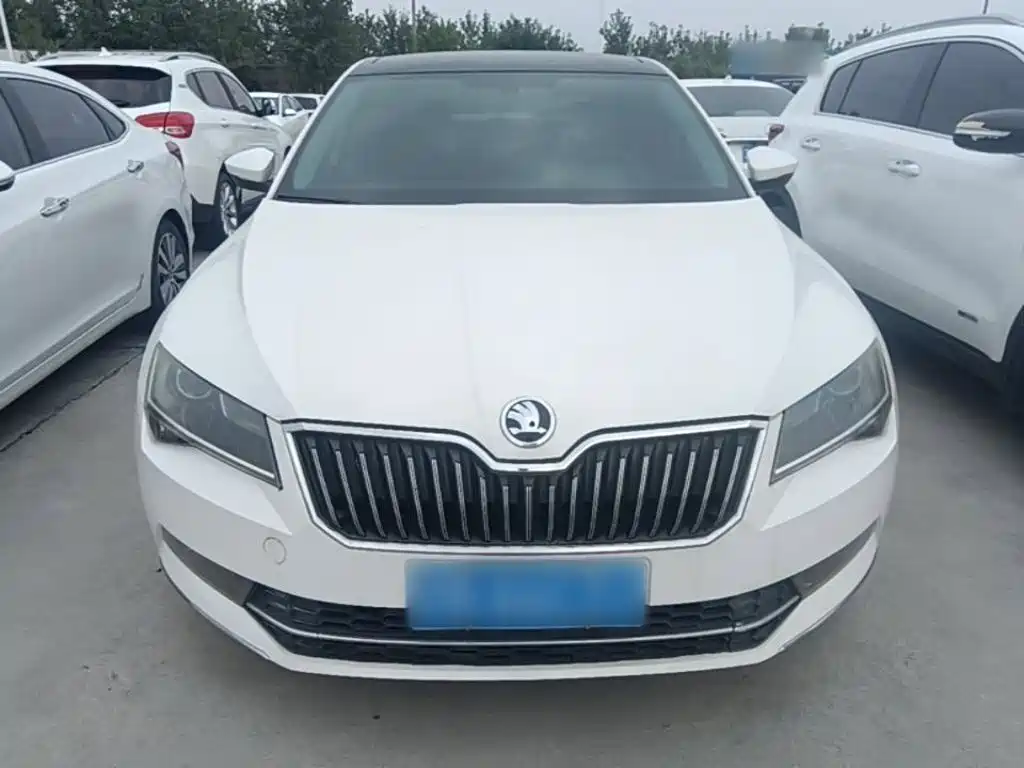 Skoda Superb — миниатюра 3