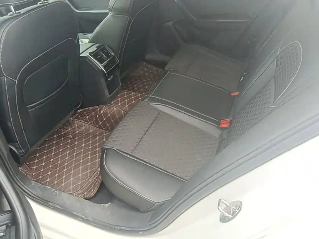 Skoda Superb — миниатюра 17
