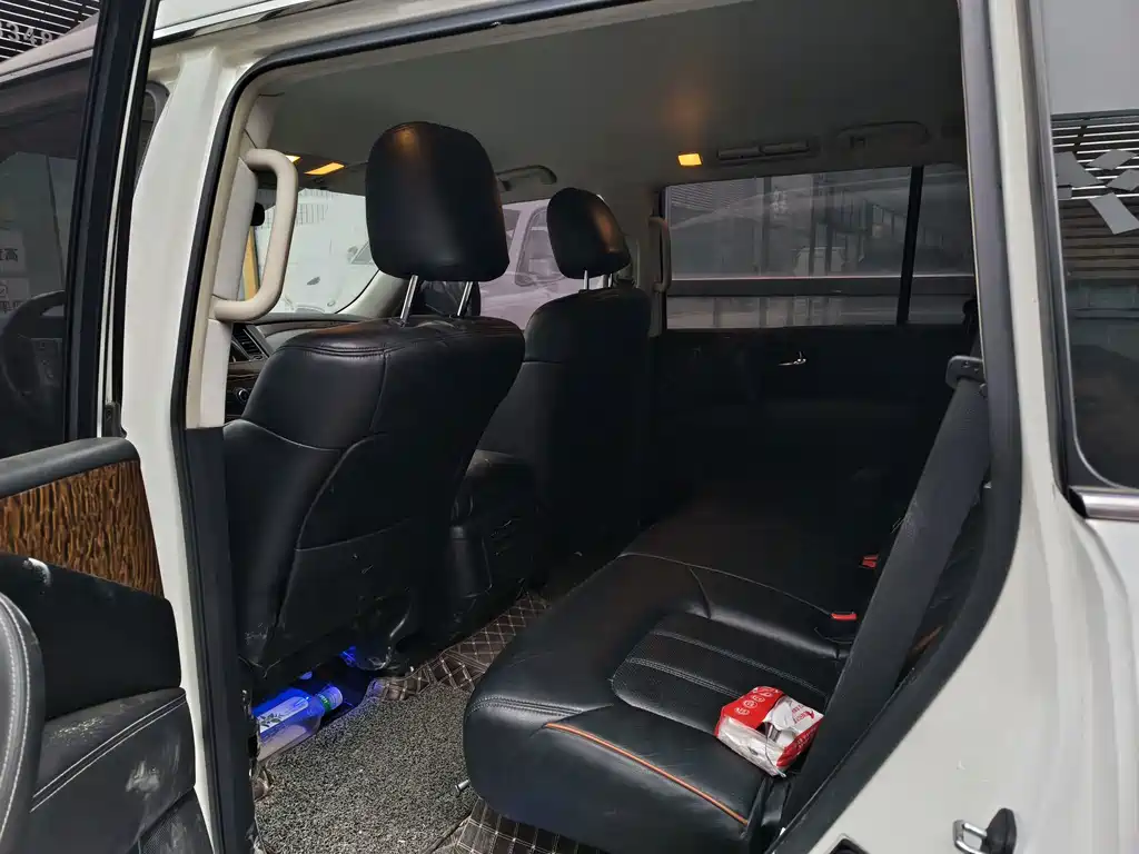Nissan Patrol — миниатюра 7