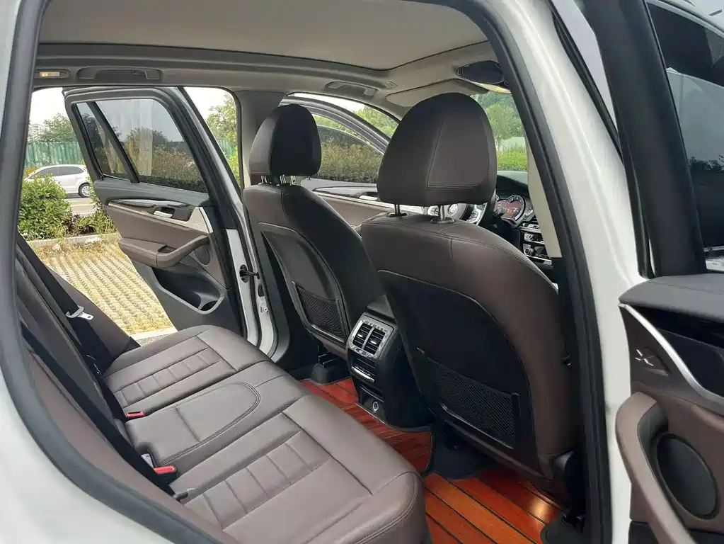 BMW X3 — миниатюра 7