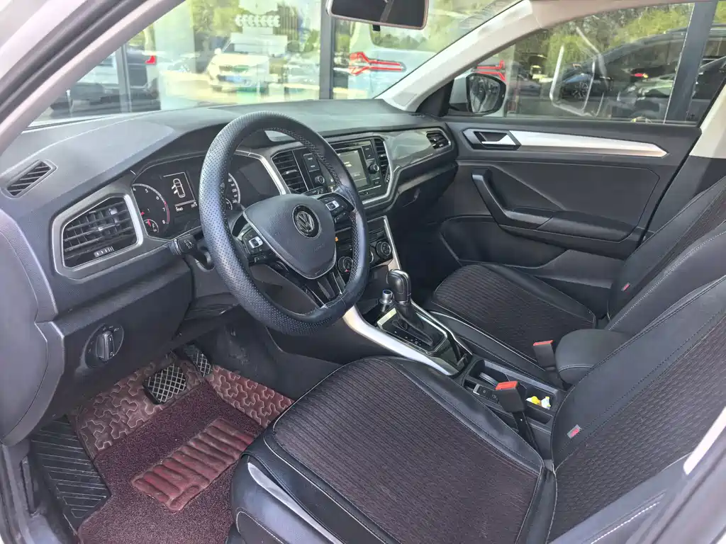 Volkswagen T-Roc — миниатюра 7