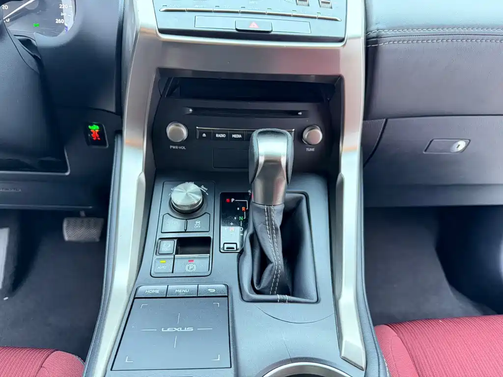 Lexus NX — миниатюра 11