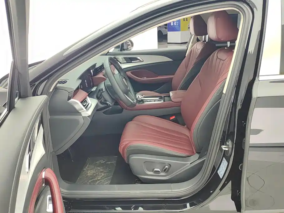Hongqi Hongqi H5 — миниатюра 9