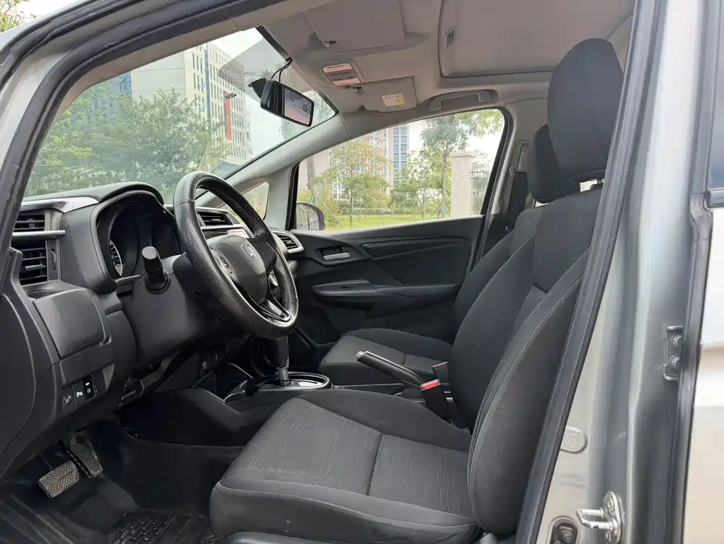 Honda Fit — миниатюра 6