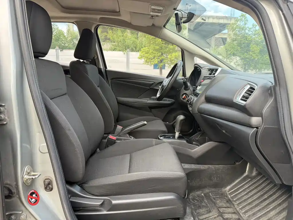 Honda Fit — миниатюра 9