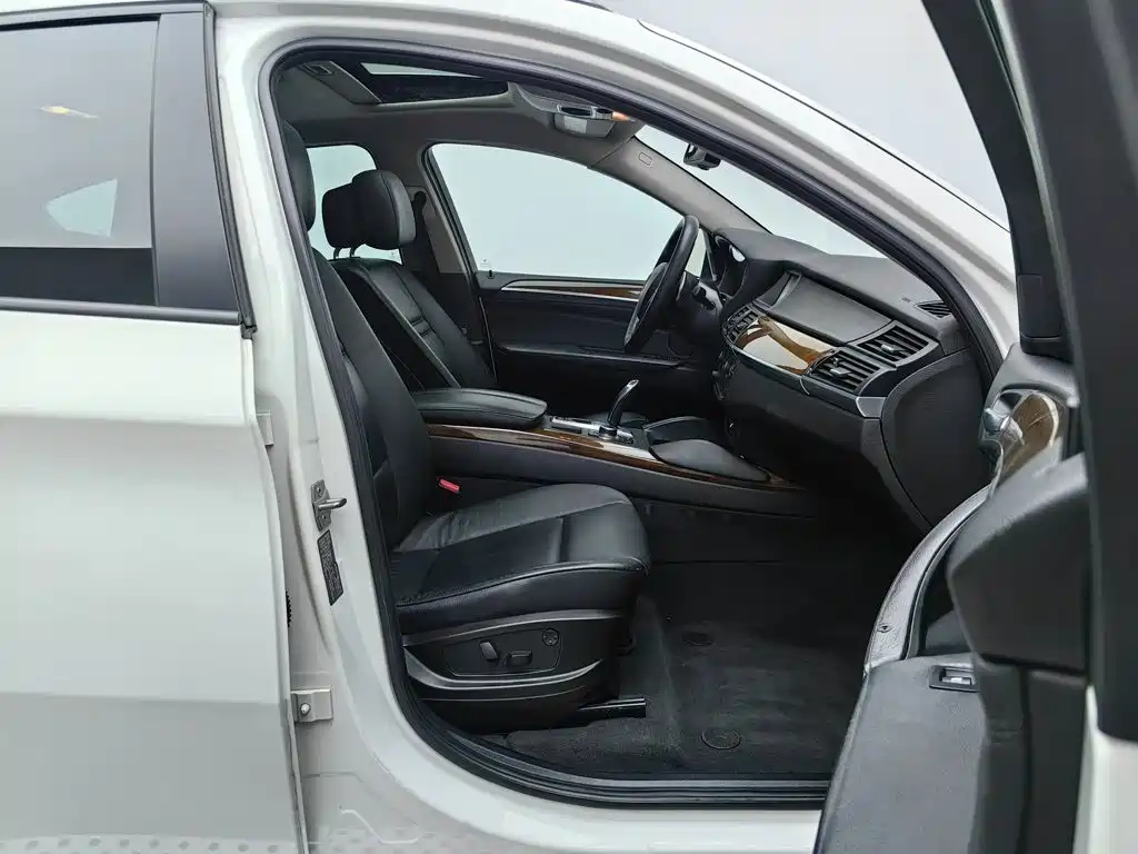 BMW X6 — миниатюра 22