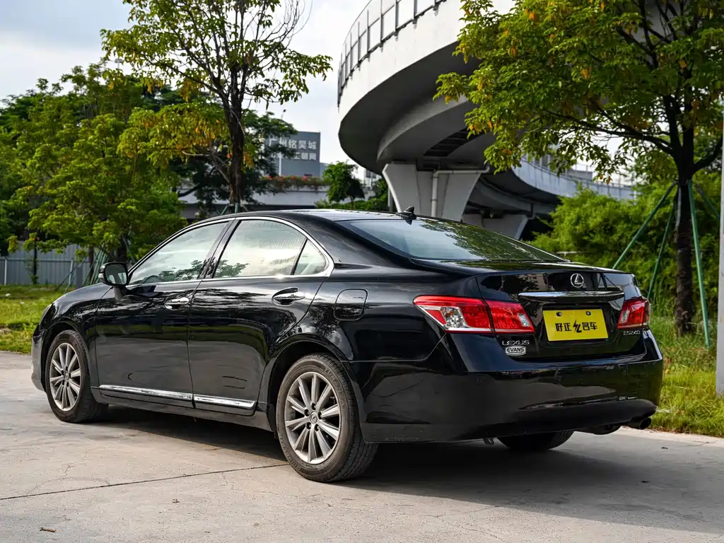 Lexus ES — миниатюра 4