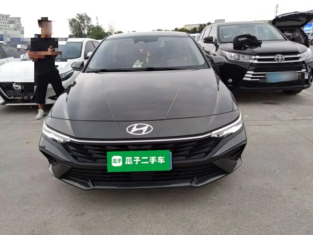 Hyundai Elantra — миниатюра 3