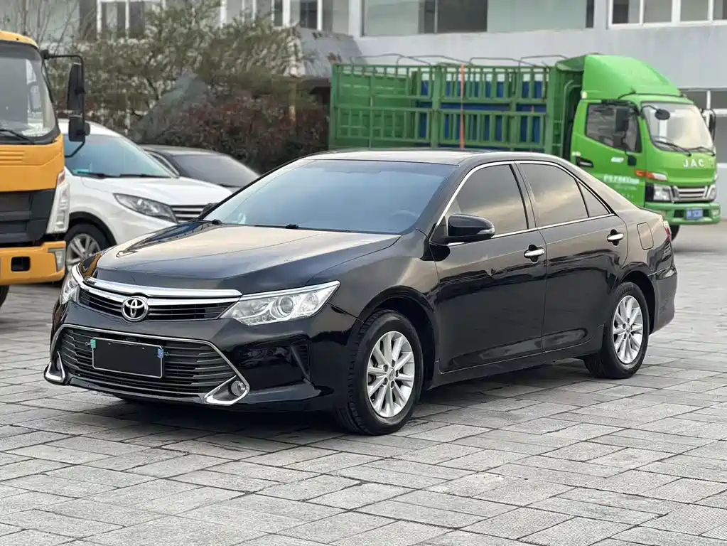 TOYOTA CAMRY