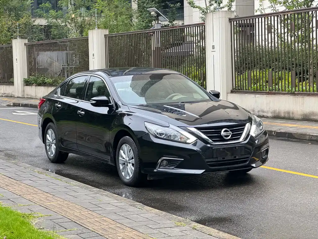 NISSAN TEANA