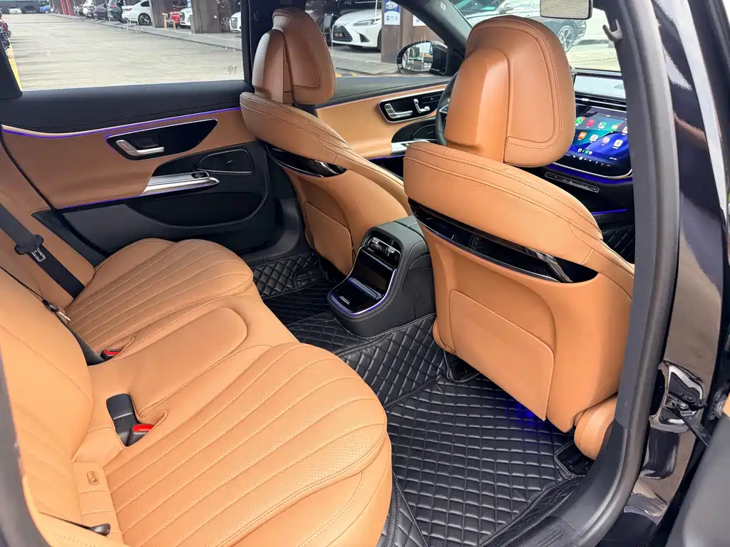 Mercedes-Benz E-Class — миниатюра 16