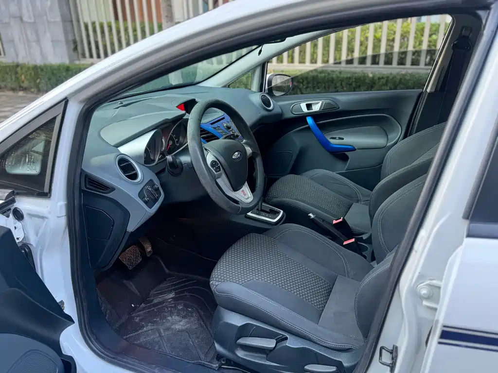Ford Fiesta — миниатюра 6
