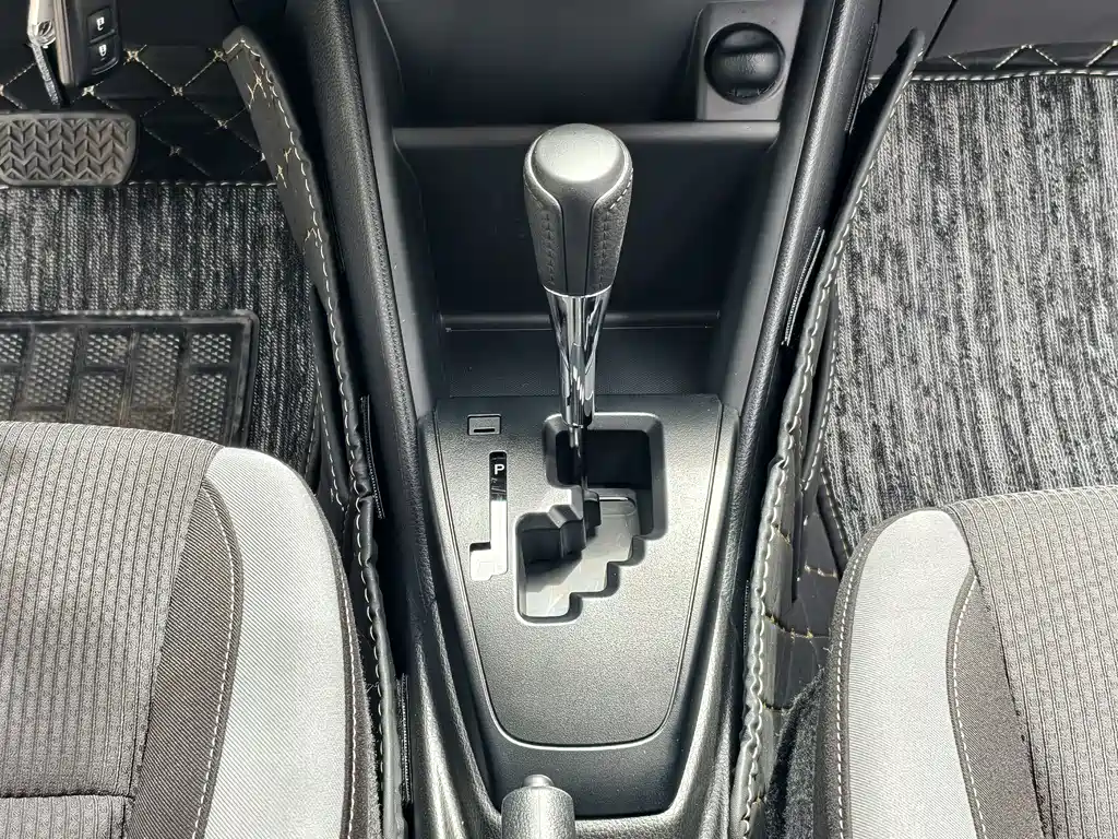Toyota Yaris L — миниатюра 38