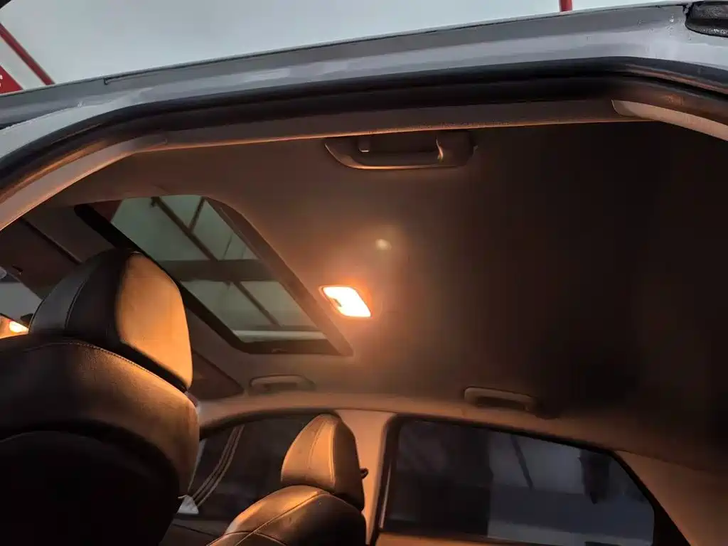 Hyundai Elantra — миниатюра 9
