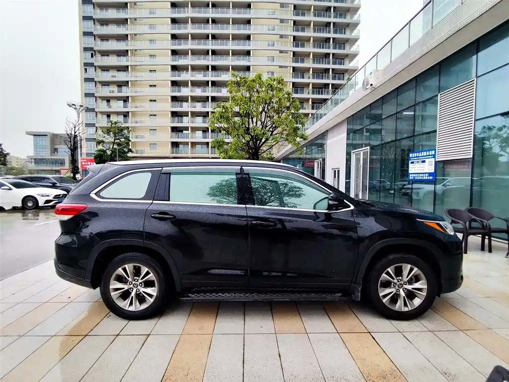 Toyota Highlander — миниатюра 3
