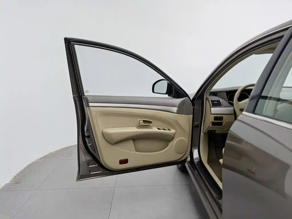 Nissan Sylphy — миниатюра 8