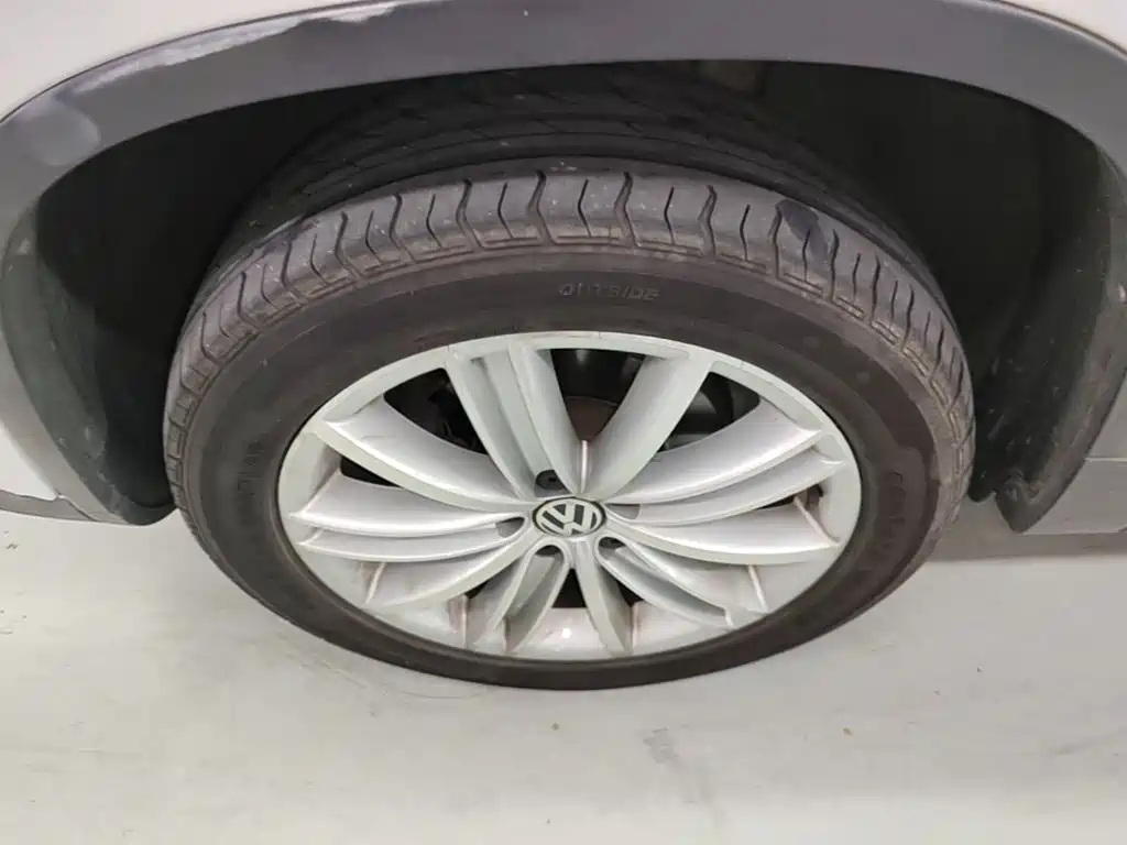 Volkswagen Tiguan — миниатюра 23