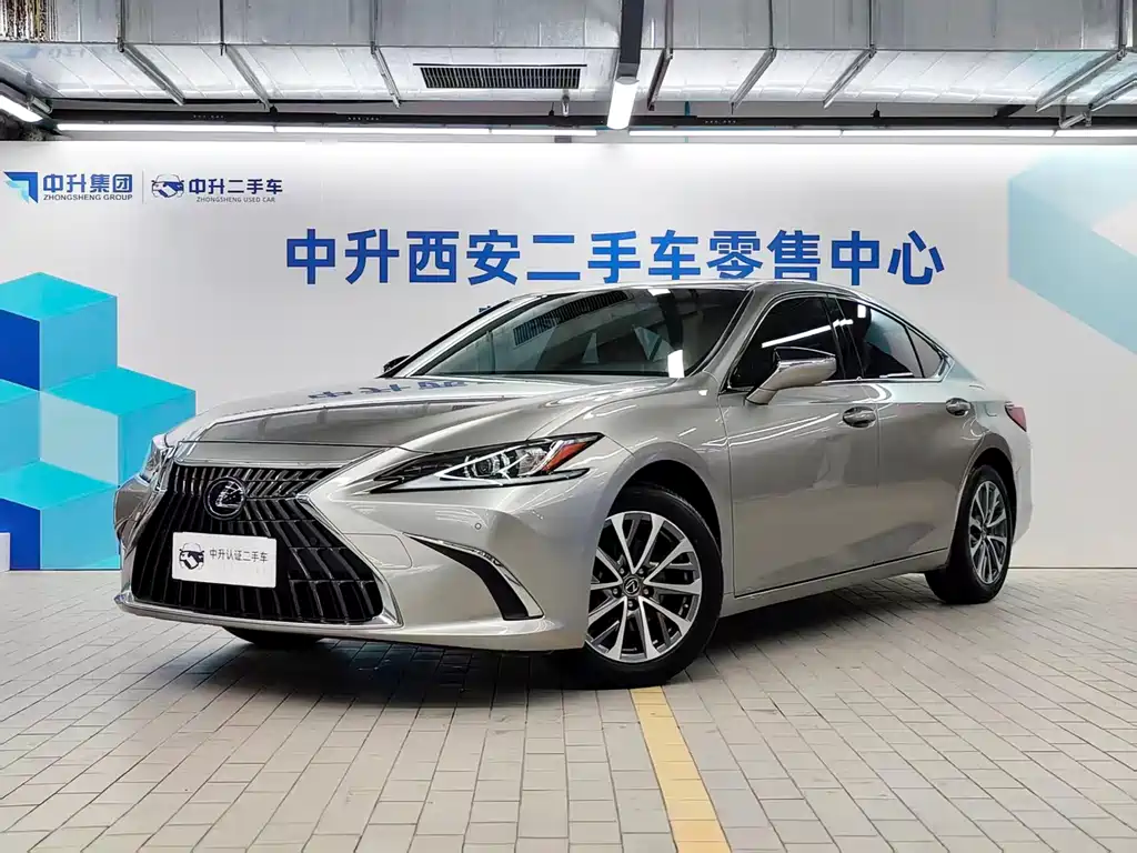 Lexus ES 2022