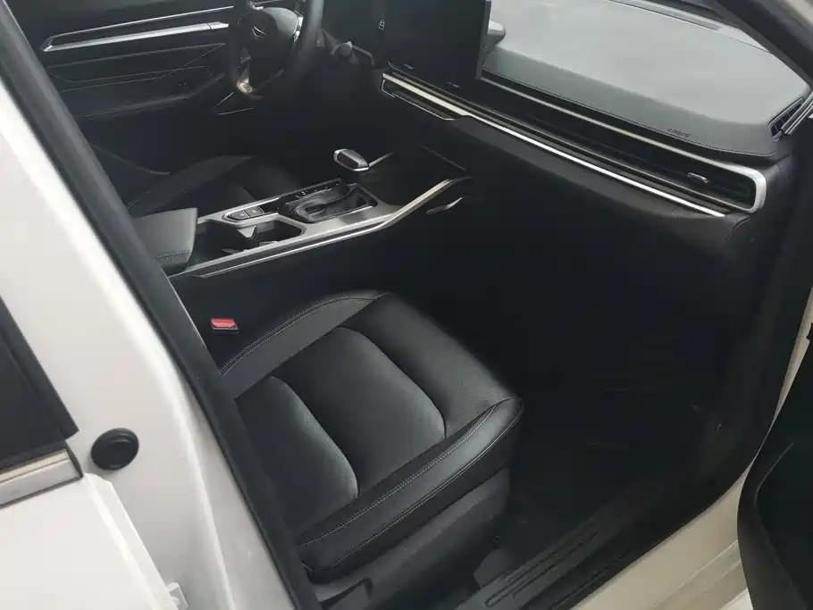 Geely Emgrand — миниатюра 8