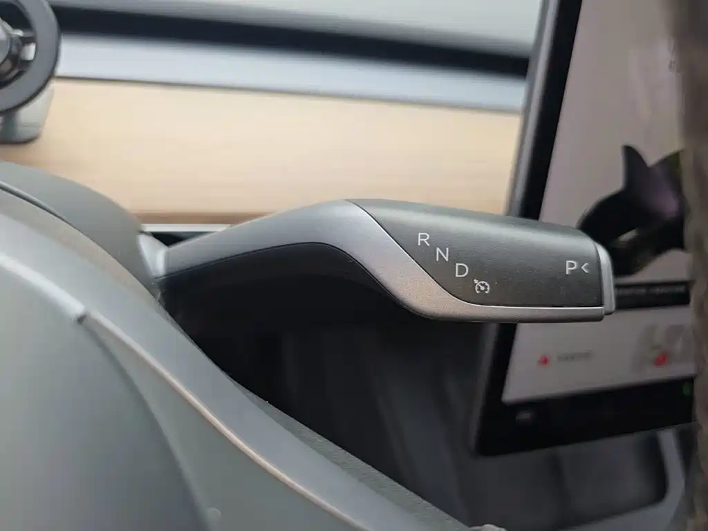 Tesla Model 3 — миниатюра 14