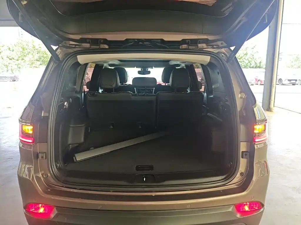 Jeep Commander — миниатюра 19