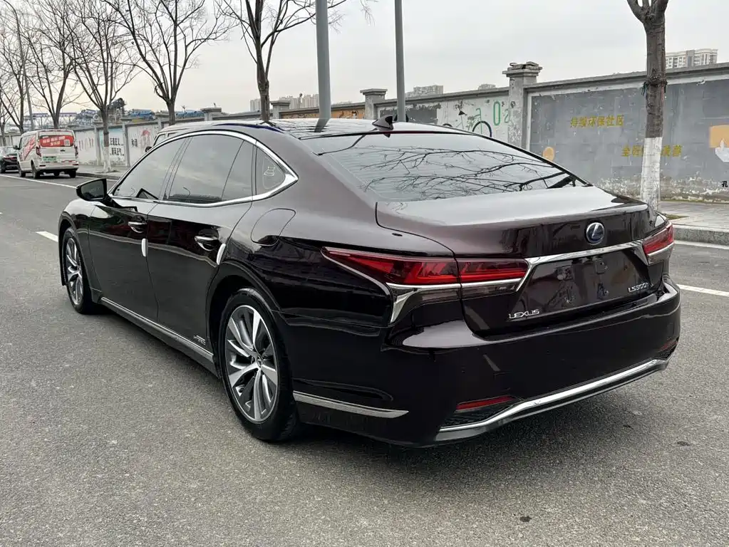 Lexus LS — миниатюра 16