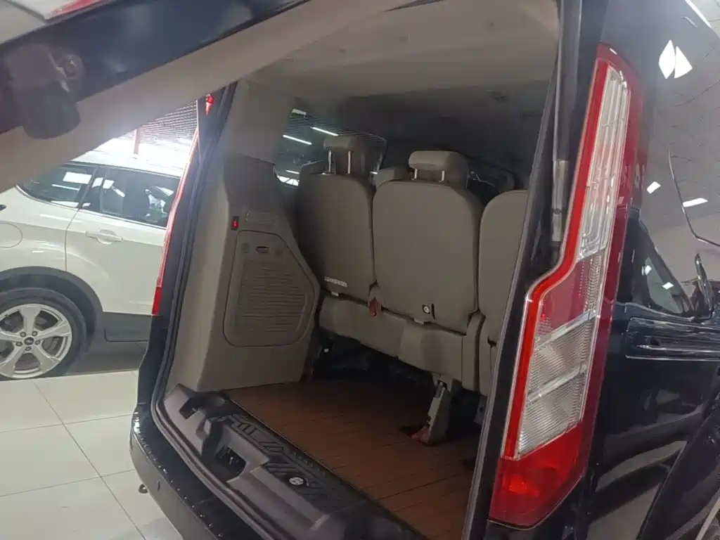 Ford Tourneo — миниатюра 19