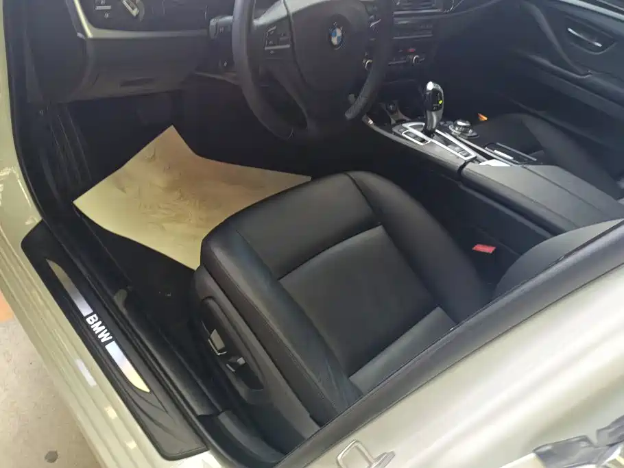 BMW 5 Series — миниатюра 9