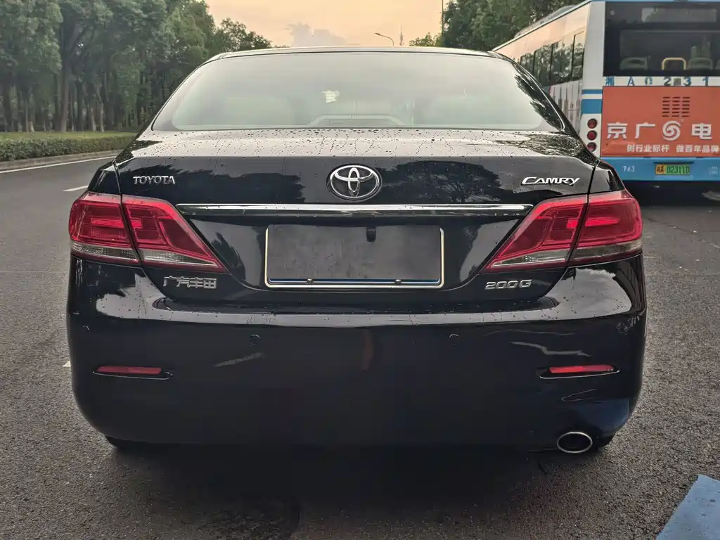 Toyota Camry — миниатюра 8