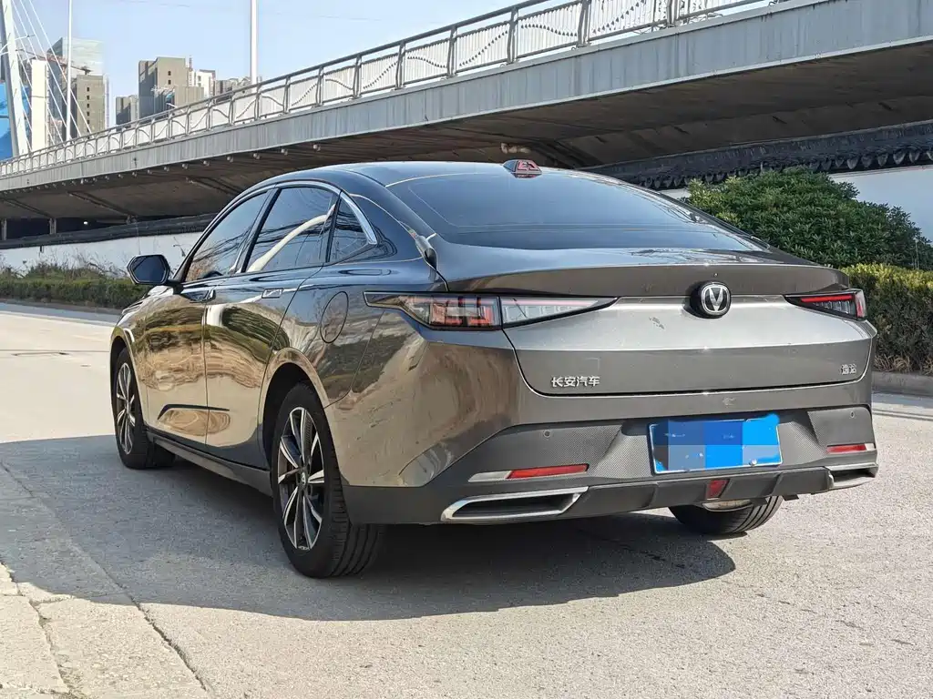Changan Yida — миниатюра 9