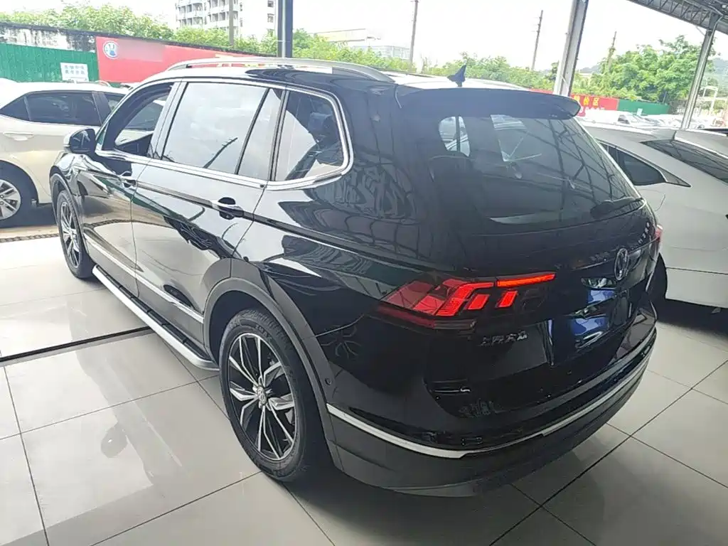 Volkswagen Tiguan L — миниатюра 5