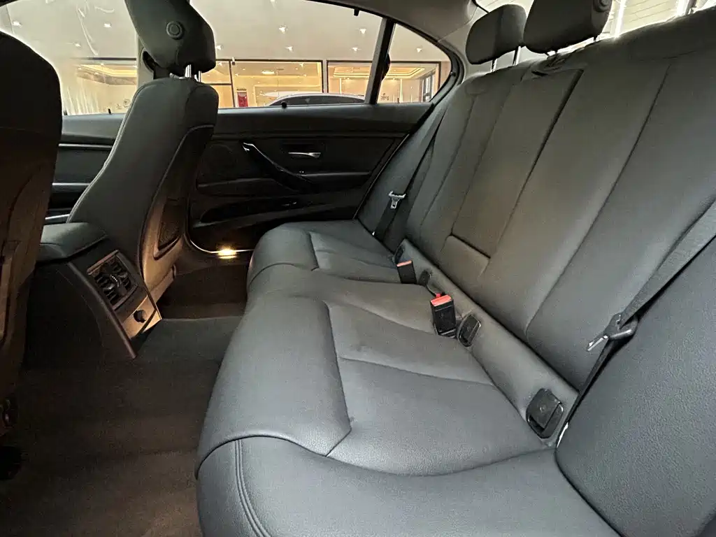 BMW 3 Series — миниатюра 16